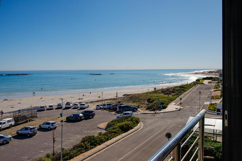 2 Bedroom Property for Sale in Bloubergstrand Western Cape